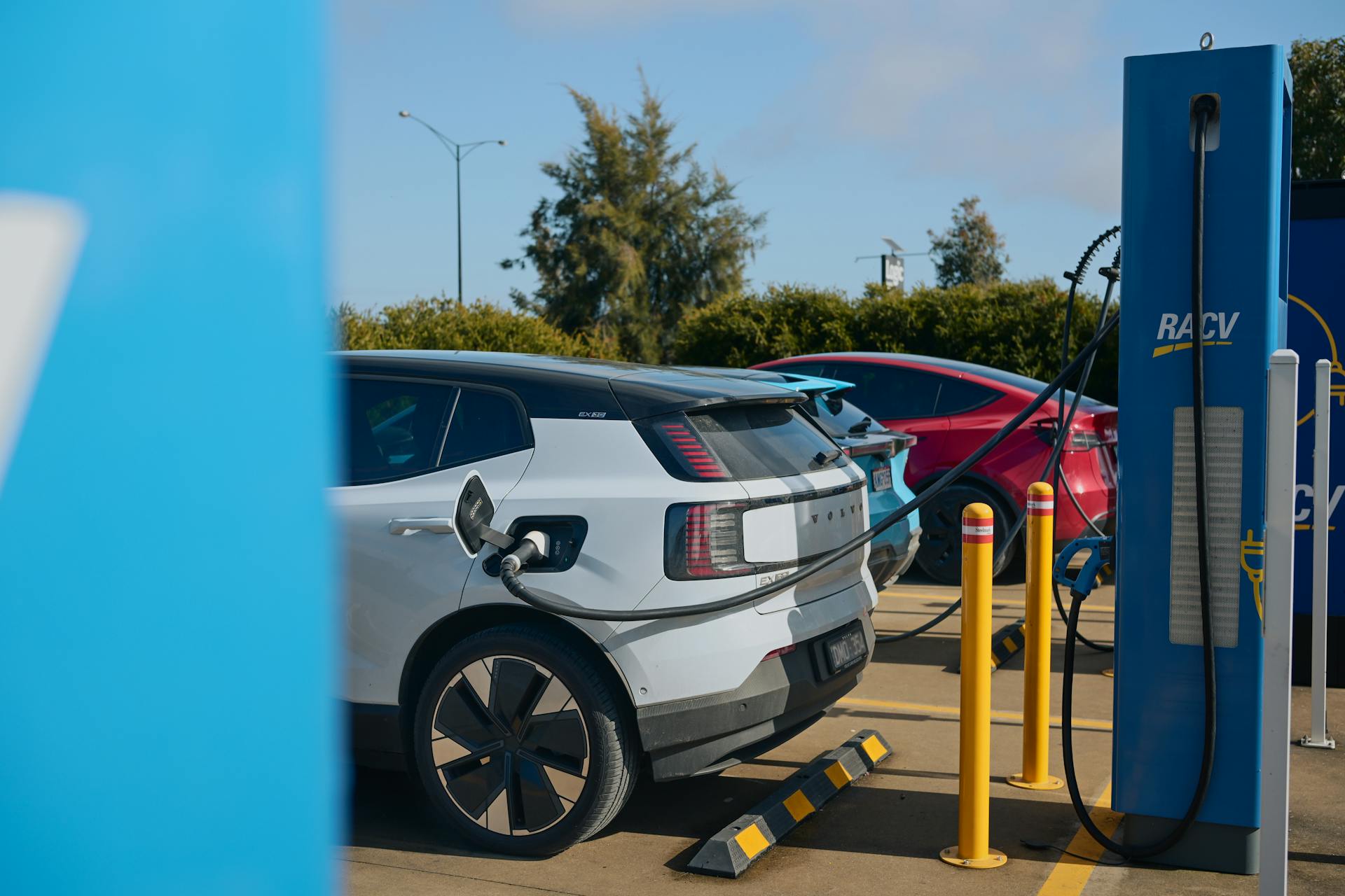 I Drove 3,000 Miles Across The USA Ranking The Best and Worst EV Charging Station Networks